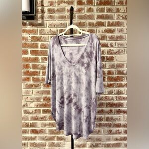 American Eagle Outfitters Purple Tie-Dye V-Neck Tee XL